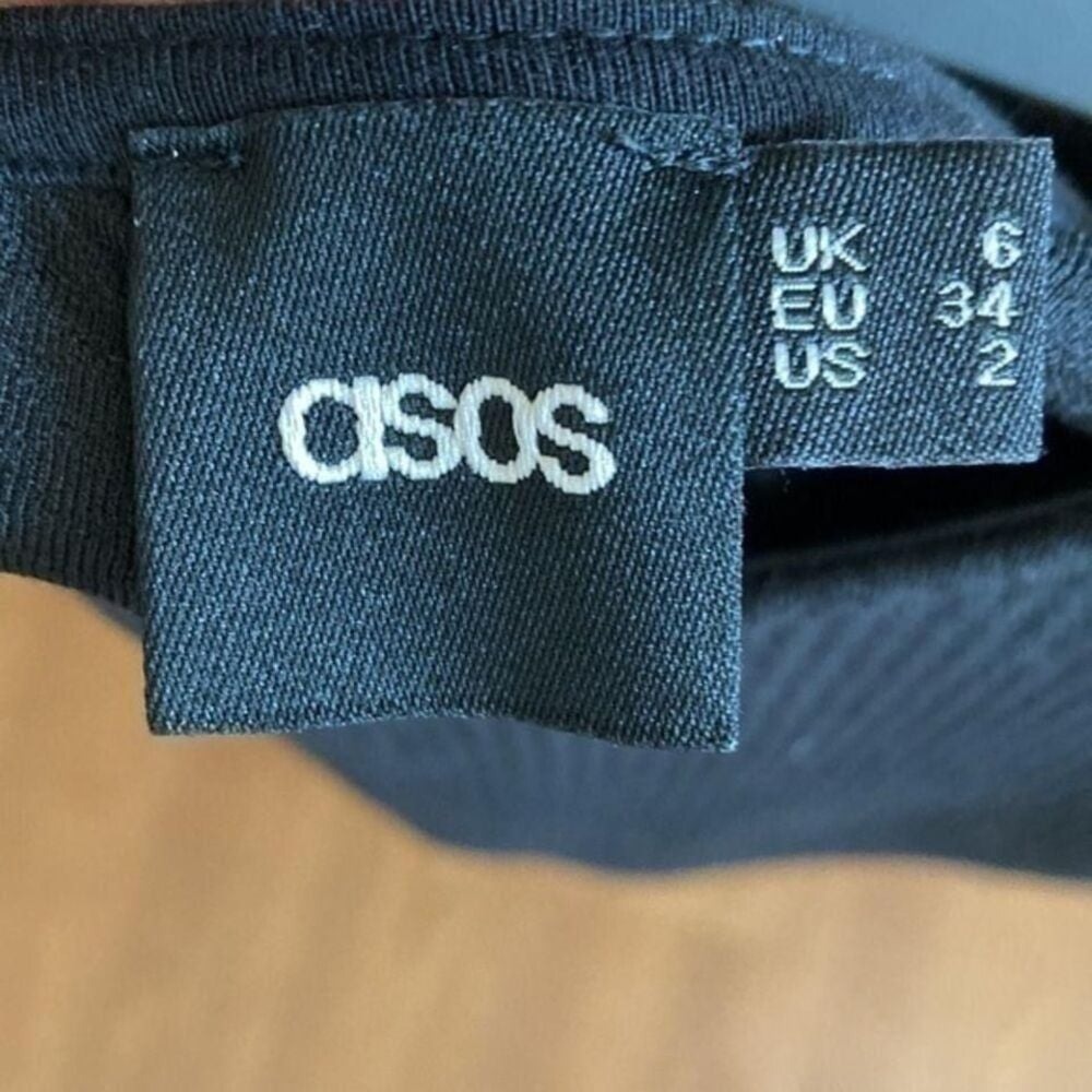 ASOS Quilted Black T-Shirt Modern Textured Casual Short Sleeve Top - Picture 4 of 5